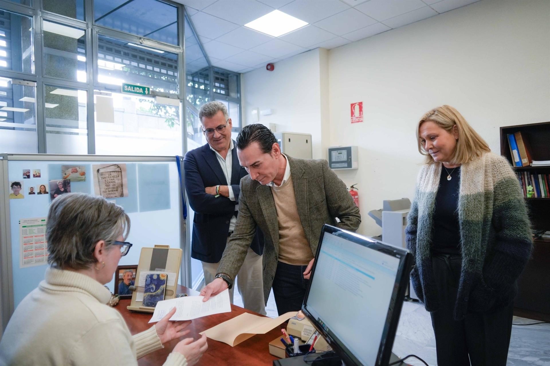 El PP pedirá que la Asamblea reclame a Pedro Sánchez la financiación de la Ley ELA para poder ejecutarla El PP pedirá que la Asamblea reclame a Pedro Sánchez la financiación de la Ley ELA para poder ejecutarla