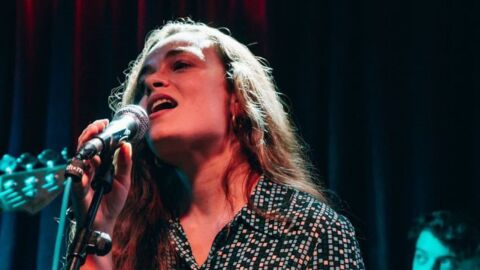 Bendita Calamidad presenta su primer disco en Callosa d'en Sarri&agrave;.