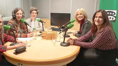 La Asociación de Mujeres Empresarias y Directivas de Torrejón de Ardoz cuenta ya con 32 socias Representación de la junta directiva de la Asociación de Mujeres Empresarias y Directivas de Torrejón de Ardoz en Más de uno Alcalá