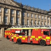 Heridas leves tres personas que fueron evacuadas al Hospital tras registrarse un incendio en una cocina en un piso de Salgueiriños de Arriba Heridas leves tres personas que fueron evacuadas al Hospital tras registrarse un incendio en una cocina en un piso de Salgueiriños de Arriba