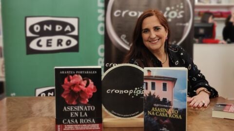 Cit&aacute;monos na Librer&iacute;a Cronopios de Pontevedra coa escritora Arantza Portabales para presentar o s&uacute;a nova novela: &ldquo;Asasinato na casa rosa&rdquo;. 