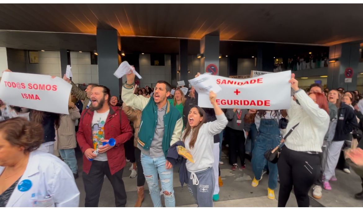Los trabajadores sanitarios del CHUAC piden la dimisión de la gerencia del centro Los trabajadores sanitarios del CHUAC piden la dimisión de la gerencia del centro