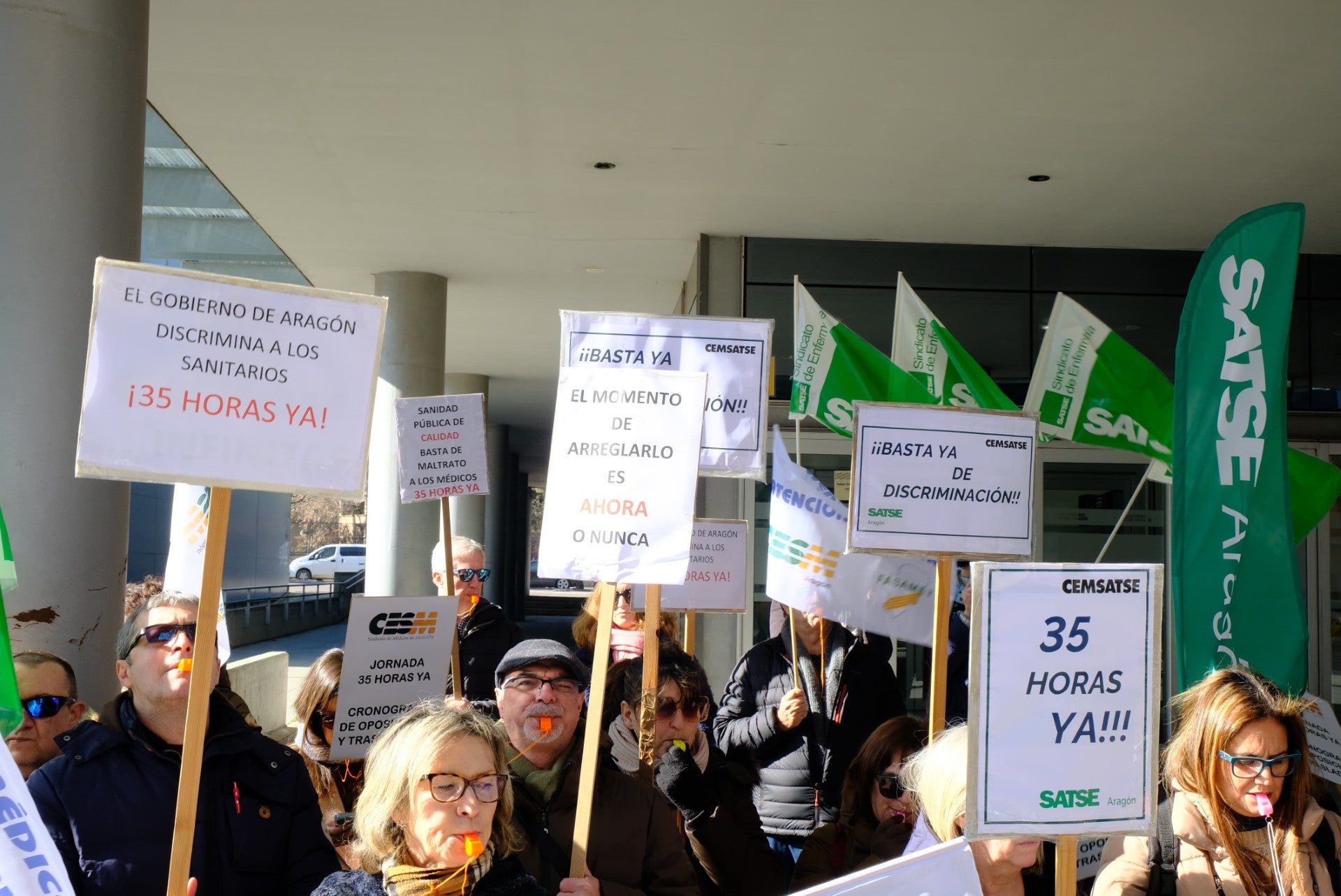 Los sanitarios aragoneses se movilizan por su jornada laboral Los sanitarios aragoneses se movilizan por su jornada laboral