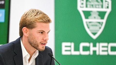 Pedro Schinocca, director general del Elche, en sala de prensa.