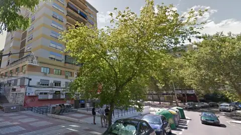 Investigan el apuñalamiento a un joven en la zona de ocio nocturno de la Madrila Investigan el apuñalamiento a un joven en la zona de ocio nocturno de la Madrila