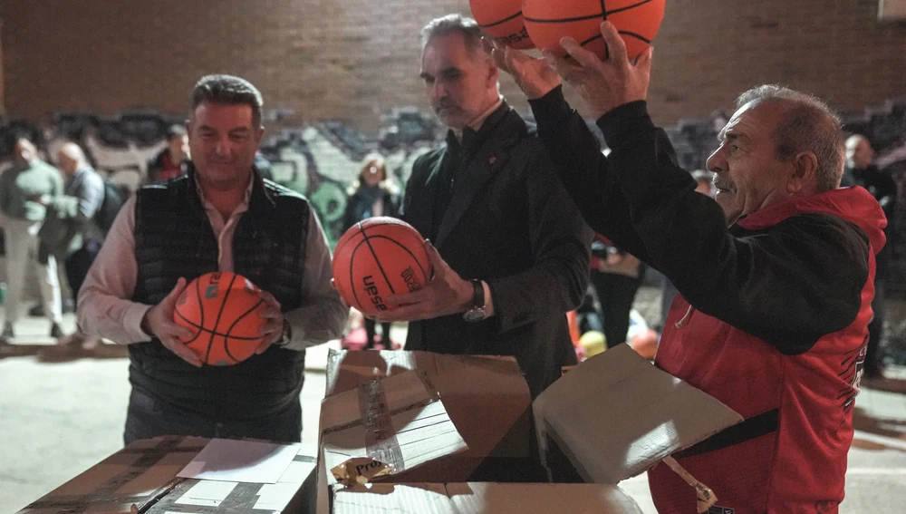 e Juan Roig apostó por crear ‘Alcem-se Esport’ y donar 4 millones de euros de su patrimonio personal para impulsar y recuperar el ecosistema deportivo de la provincia de Valencia e Juan Roig apostó por crear ‘Alcem-se Esport’ y donar 4 millones de euros de su patrimonio personal para impulsar y recuperar el ecosistema deportivo de la provincia de Valencia