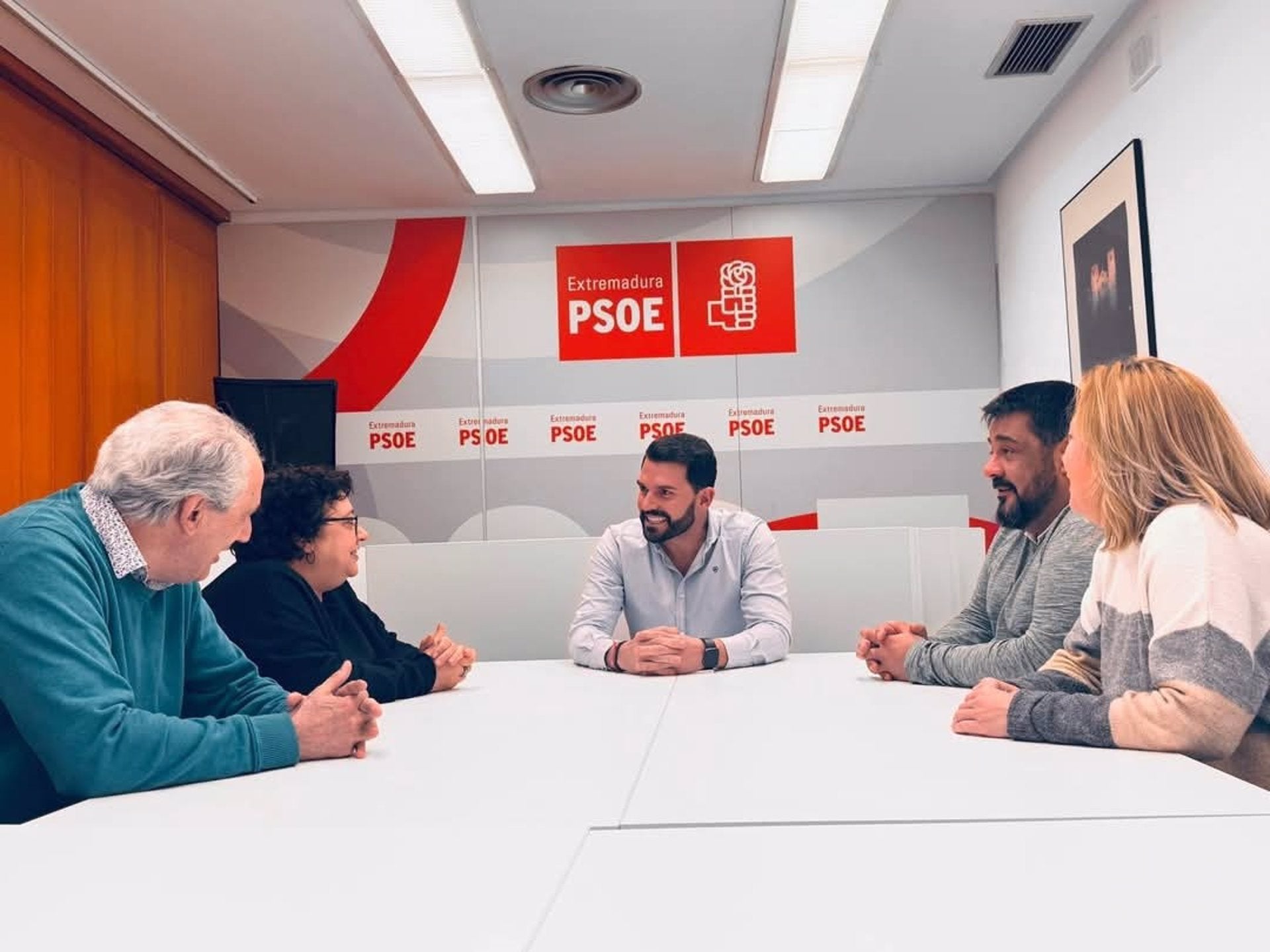 Álvaro Sánchez Cotrina anuncia su precandidatura para la Secretaría General del PSOE en la provincia de Cáceres Álvaro Sánchez Cotrina anuncia su precandidatura para la Secretaría General del PSOE en la provincia de Cáceres