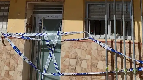 Parte de los vecinos desalojados en La Vila podrán volver a sus casas tras la instalación de puntales fijos especiales Parte de los vecinos desalojados en La Vila podrán volver a sus casas tras la instalación de puntales fijos especiales