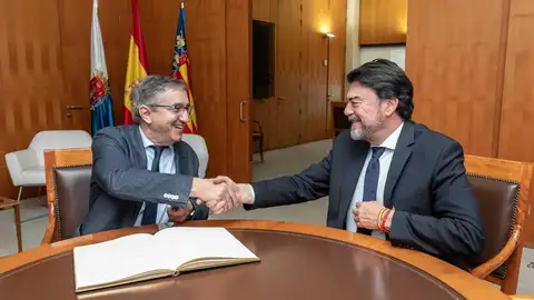 El conseller de Educación, José Antonio Rovira, y el alcalde de Alicante, Luis Barcala El conseller de Educación, José Antonio Rovira, y el alcalde de Alicante, Luis Barcala
