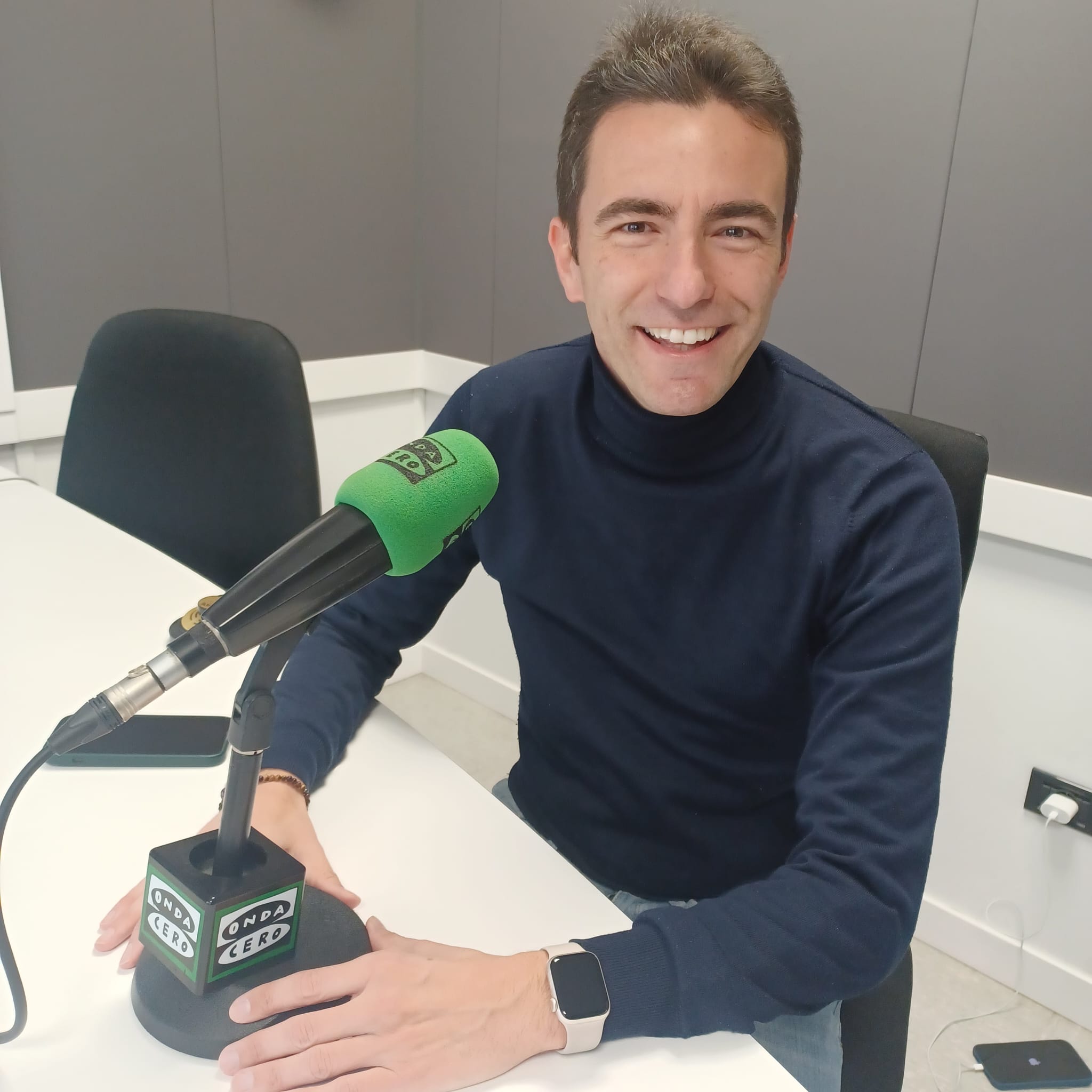 Pedro Casares: “Un secretario general debe saber coser un partido” Pedro Casares: “Un secretario general debe saber coser un partido”