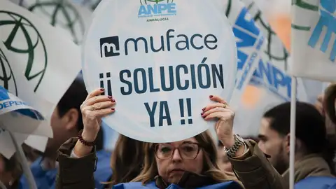 Los funcionarios mutualistas convocan más movilizaciones en febrero y marzo en defensa de Muface Los funcionarios mutualistas convocan más movilizaciones en febrero y marzo en defensa de Muface