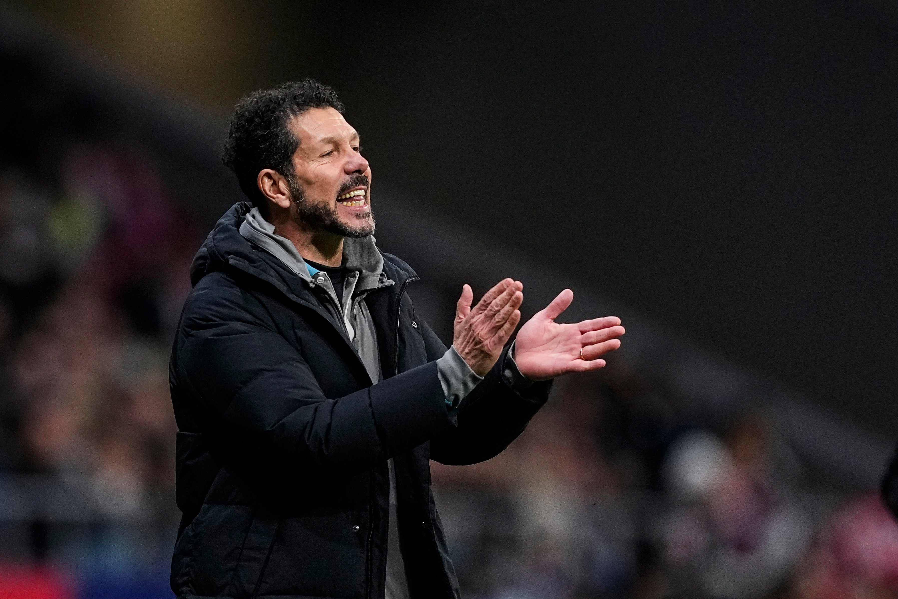 Simeone: "Al Bernabéu llegaremos como siempre, en autobús" Simeone: "Al Bernabéu llegaremos como siempre, en autobús"