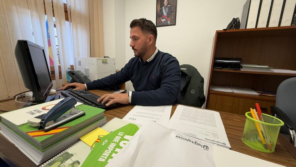 David Moreno, portavoz de Vox Villajoyosa, en su despacho del ayuntamiento