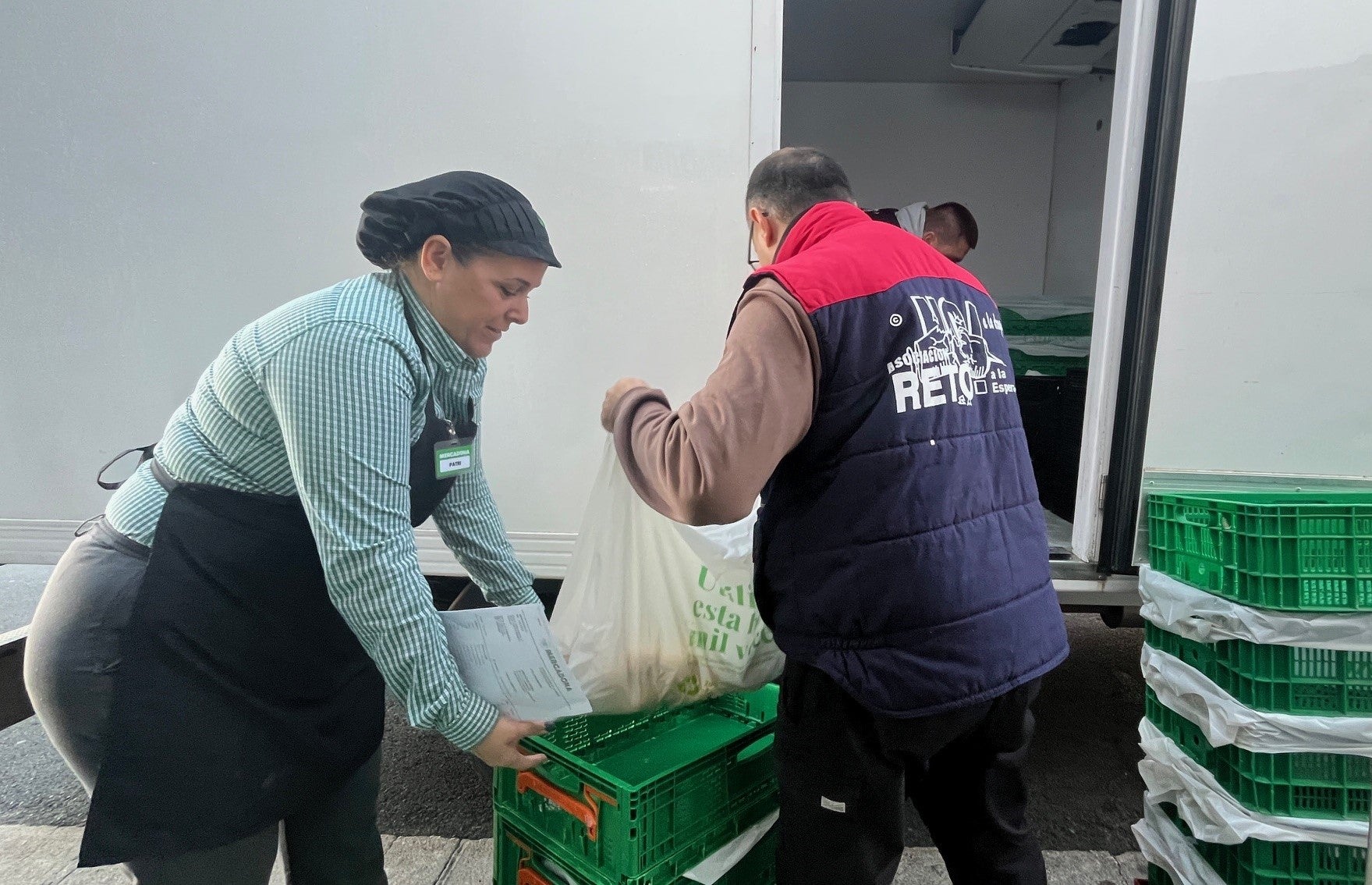 MERCADONA DONA 25.200 TONELADAS DE ALIMENTOS A LAS 847 ENTIDADES SOCIALES CON LAS QUE COLABORA MERCADONA DONA 25.200 TONELADAS DE ALIMENTOS A LAS 847 ENTIDADES SOCIALES CON LAS QUE COLABORA