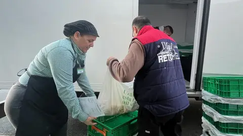 MERCADONA DONA 25.200 TONELADAS DE ALIMENTOS A LAS 847 ENTIDADES SOCIALES CON LAS QUE COLABORA MERCADONA DONA 25.200 TONELADAS DE ALIMENTOS A LAS 847 ENTIDADES SOCIALES CON LAS QUE COLABORA