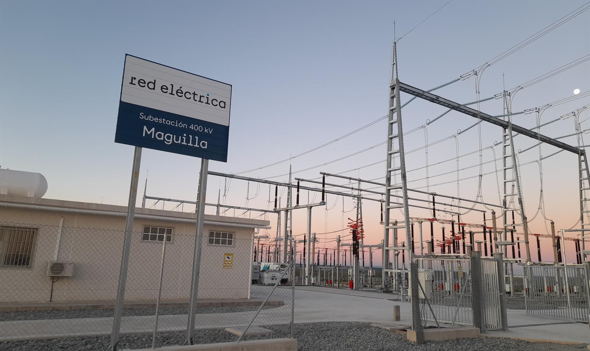 Red Eléctrica culmina la construcción de tres subestaciones de 400 Kv en Fuente de Cantos, Maguilla y La Serena Red Eléctrica culmina la construcción de tres subestaciones de 400 Kv en Fuente de Cantos, Maguilla y La Serena