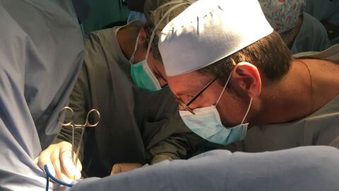 Dr. Pere Barri i la lluita contra la mutilació genital femenina Dr. Pere Barri i la lluita contra la mutilació genital femenina