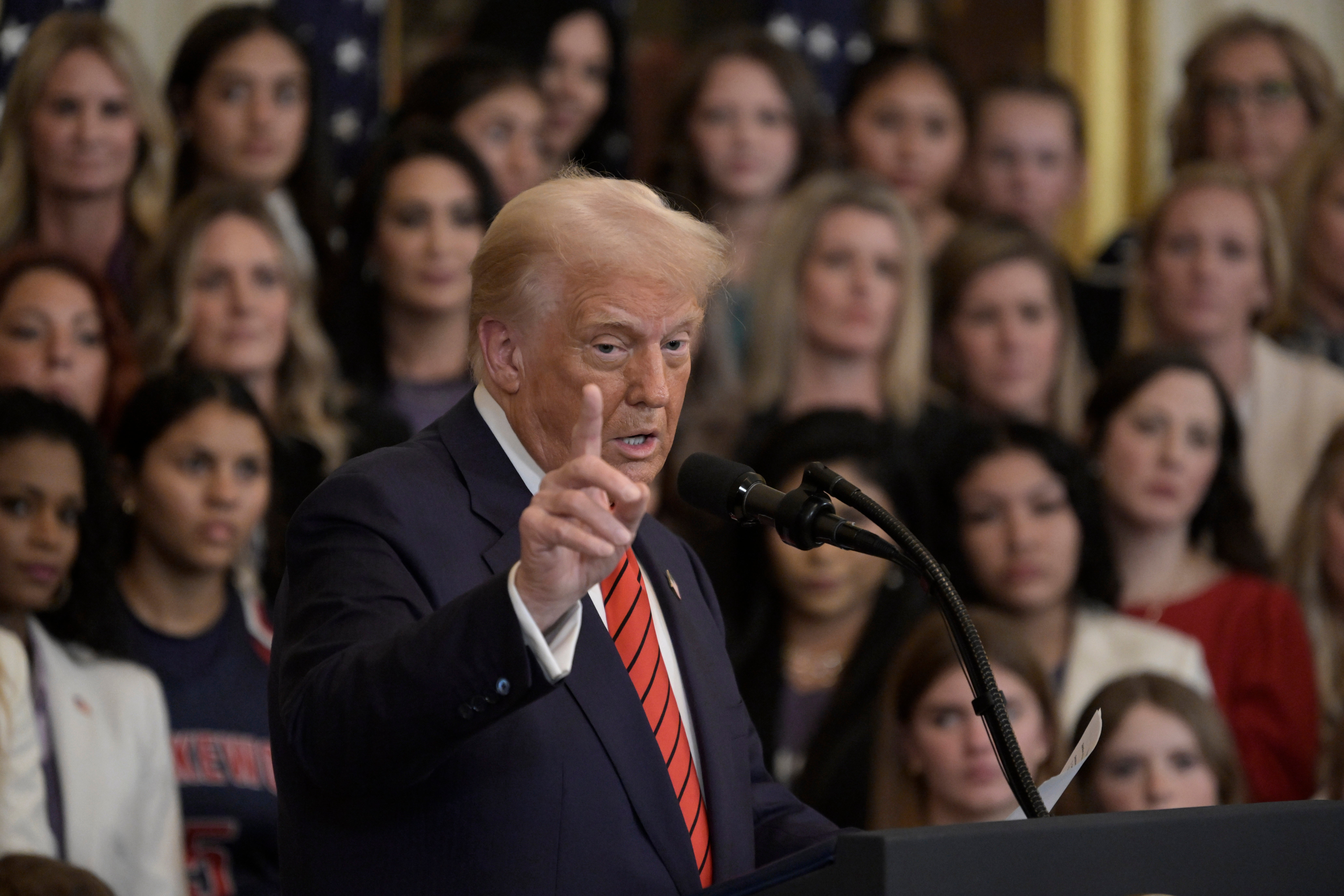 Tertulia: ¿Qué piensa Vox de las propuestas de Trump sobre Gaza? Tertulia: ¿Qué piensa Vox de las propuestas de Trump sobre Gaza?