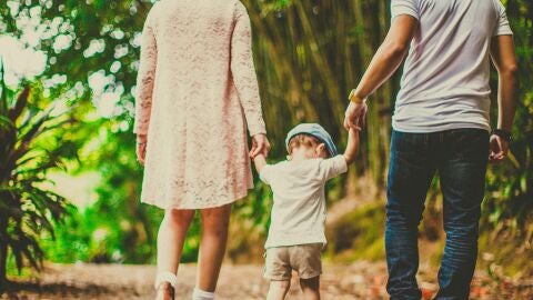 Familia paseando Familia paseando
