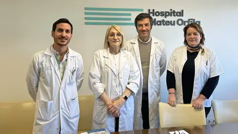 Responsables médicos presentando la nueva Unidad. Responsables médicos presentando la nueva Unidad.