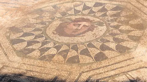National Geographic reconoce este jueves en Córdoba al Mosaico de Medusa hallado en la Huerta de Otero en Mérida National Geographic reconoce este jueves en Córdoba al Mosaico de Medusa hallado en la Huerta de Otero en Mérida