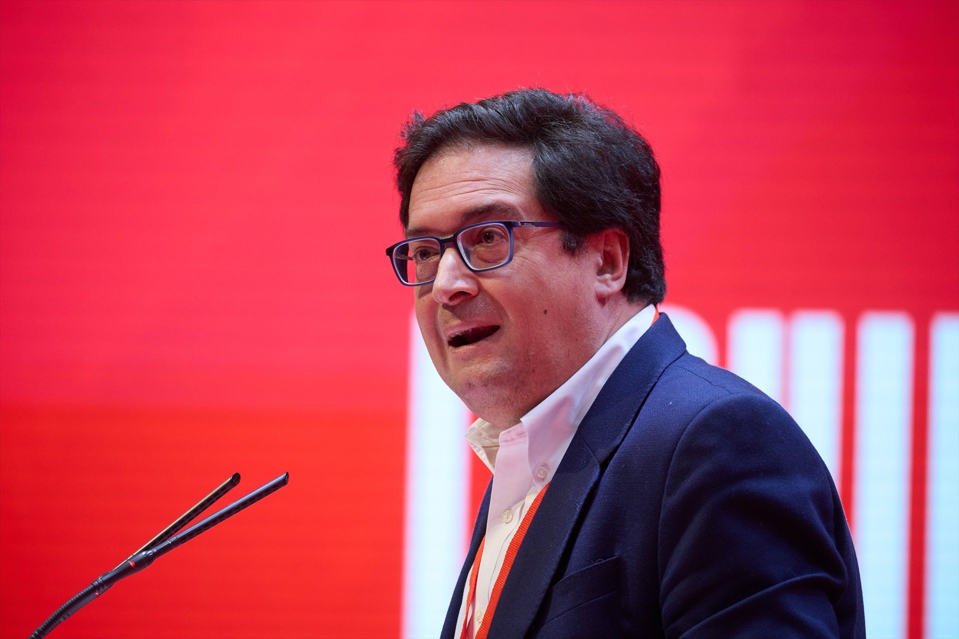 Óscar López: "Ayuso vive sentada en una montaña de chanchullos que acabarán saliendo" Óscar López: "Ayuso vive sentada en una montaña de chanchullos que acabarán saliendo"