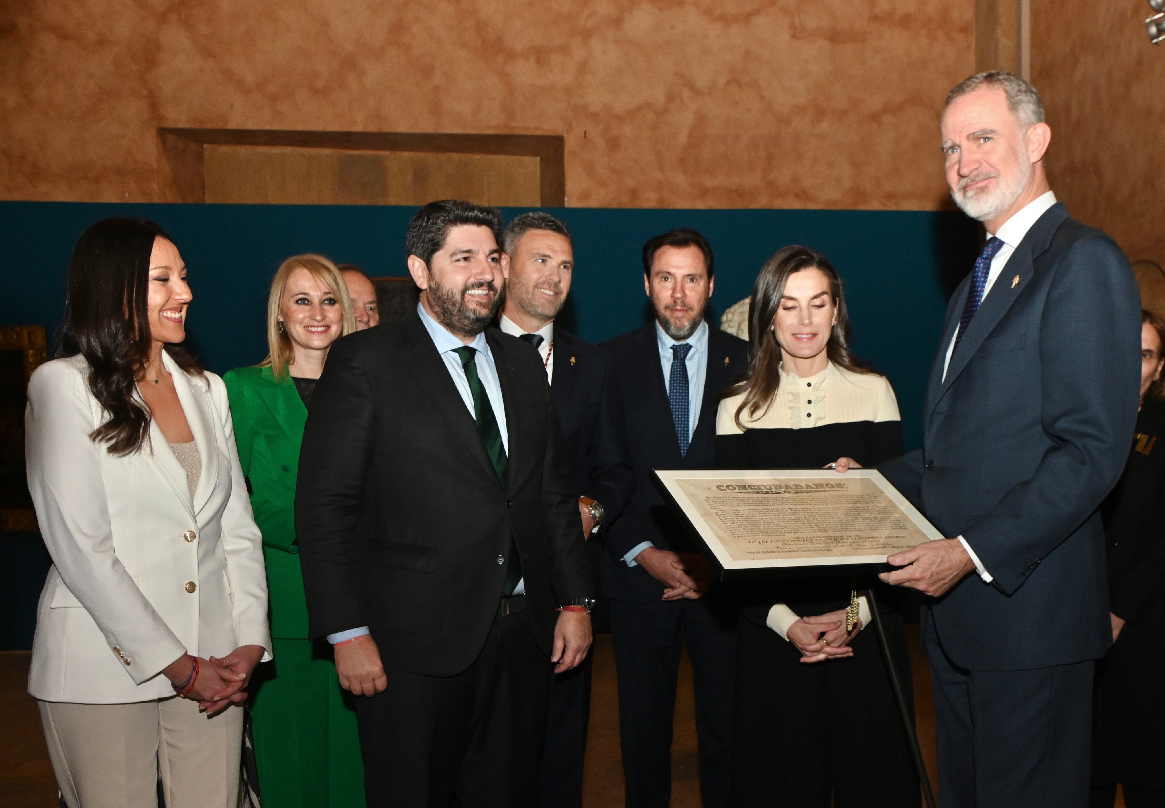 Los Reyes visitan Caravaca de la Cruz y reciben el cálido homenaje de la Región Los Reyes visitan Caravaca de la Cruz y reciben el cálido homenaje de la Región