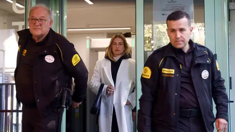 La futbolista Alexia Putellas a su salida este jueves de los juzgados de Sant Feliu de Llobregat (Barcelona) La futbolista Alexia Putellas a su salida este jueves de los juzgados de Sant Feliu de Llobregat (Barcelona)