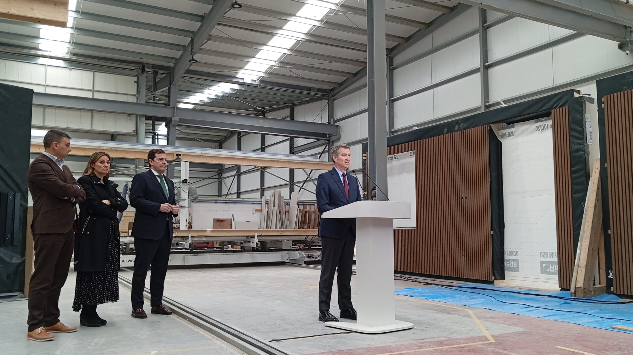 Feijóo propone un Plan Integral de FP que forme a los 700.000 trabajadores que necesita la construcción Feijóo propone un Plan Integral de FP que forme a los 700.000 trabajadores que necesita la construcción
