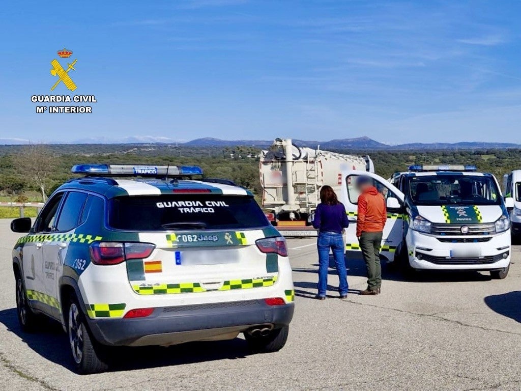 La Guardia Civil incauta una bolsa con 500 gramos de cogollos de marihuana a un conductor a la altura de Trujillo La Guardia Civil incauta una bolsa con 500 gramos de cogollos de marihuana a un conductor a la altura de Trujillo