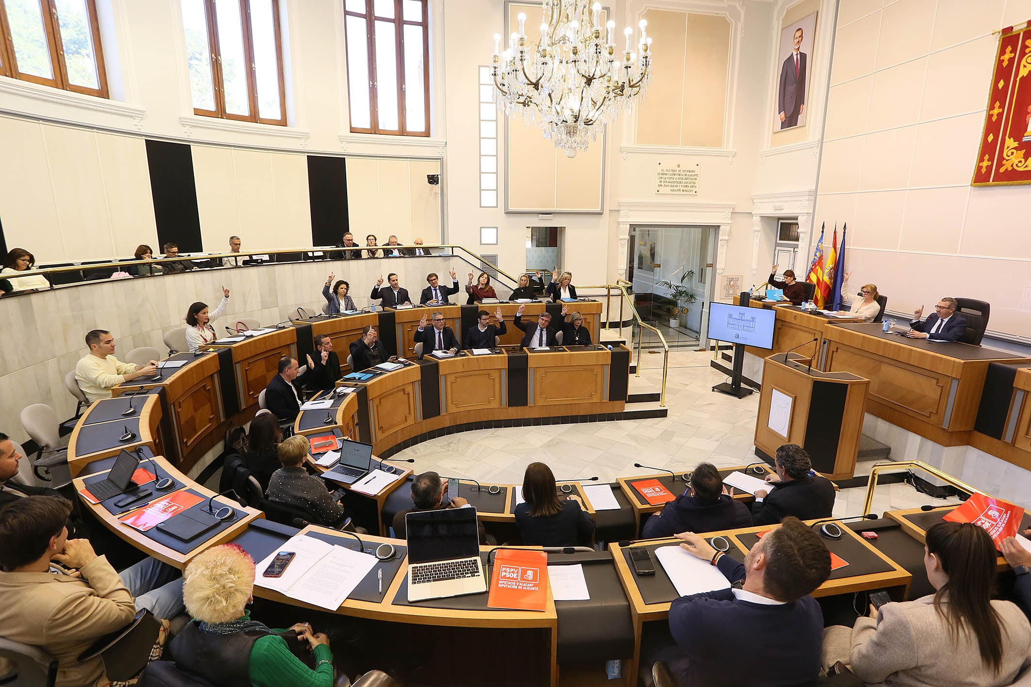 El socialista Vicente Arques vuelve a denunciar la parálisis de la Diputación tras lo aprobado en el último pleno El socialista Vicente Arques vuelve a denunciar la parálisis de la Diputación tras lo aprobado en el último pleno