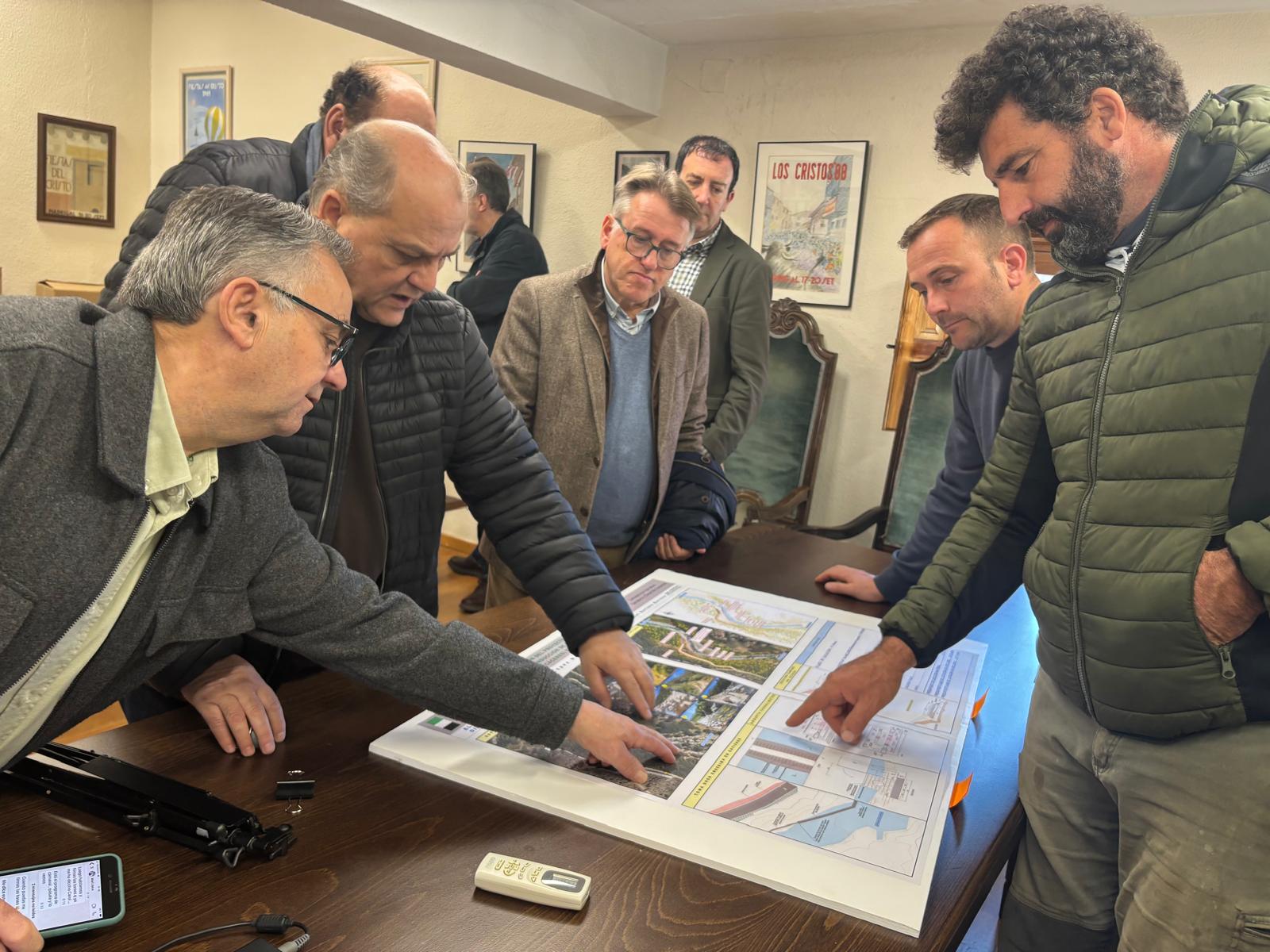 La Junta invierte 2,9 millones en obras para mejorar el abastecimiento a Valverde de la Vera y la restauración ambiental de una balsa La Junta invierte 2,9 millones en obras para mejorar el abastecimiento a Valverde de la Vera y la restauración ambiental de una balsa