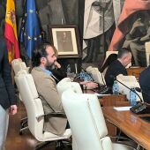 Milagros Calahorra abandona el pleno de la Diputación tras su renuncia