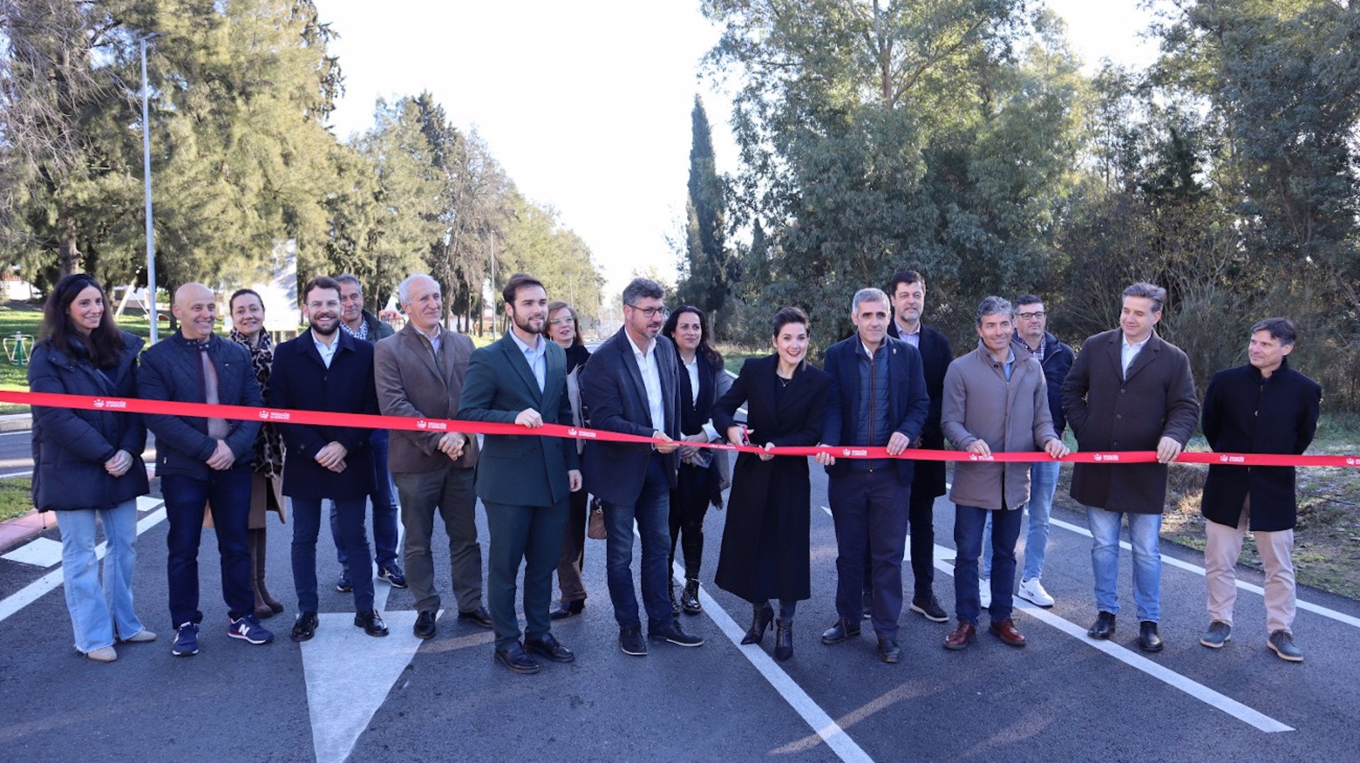 Inauguradas las obras de mejora de la carretera de Valuengo, que une la N-435 a la EX-112 Inauguradas las obras de mejora de la carretera de Valuengo, que une la N-435 a la EX-112