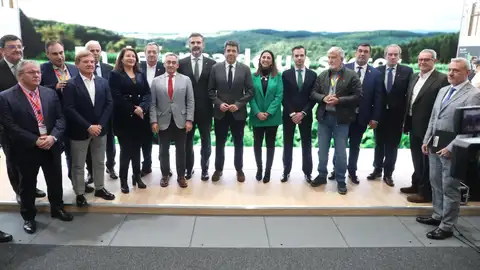 Extremadura, Murcia, Valencia y Andalucía firman un manifiesto para trabajar por un sector agrícola "más competitivo" Extremadura, Murcia, Valencia y Andalucía firman un manifiesto para trabajar por un sector agrícola "más competitivo"