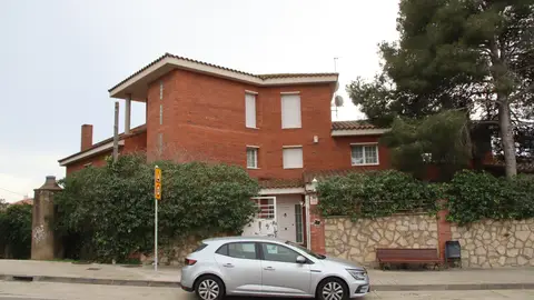 Exterior de la casa on s'ha fet l'operatiu policial Exterior de la casa on s'ha fet l'operatiu policial