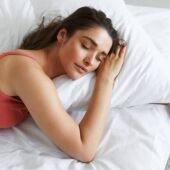 Dormir para recordar: la clave para cuidar tu memoria mientras duermes