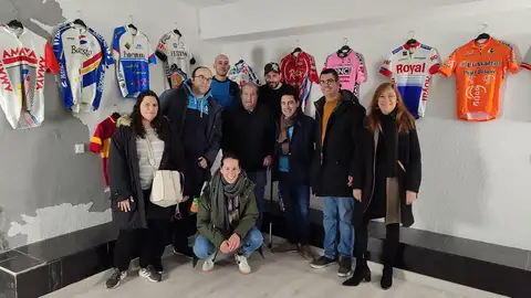 Miembros del programa, en una de las zonas de la muestra Miembros del programa, en una de las zonas de la muestra