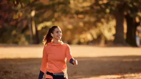 Esta es la distancia ideal para caminar todos los días: lo dice la ciencia Esta es la distancia ideal para caminar todos los días: lo dice la ciencia