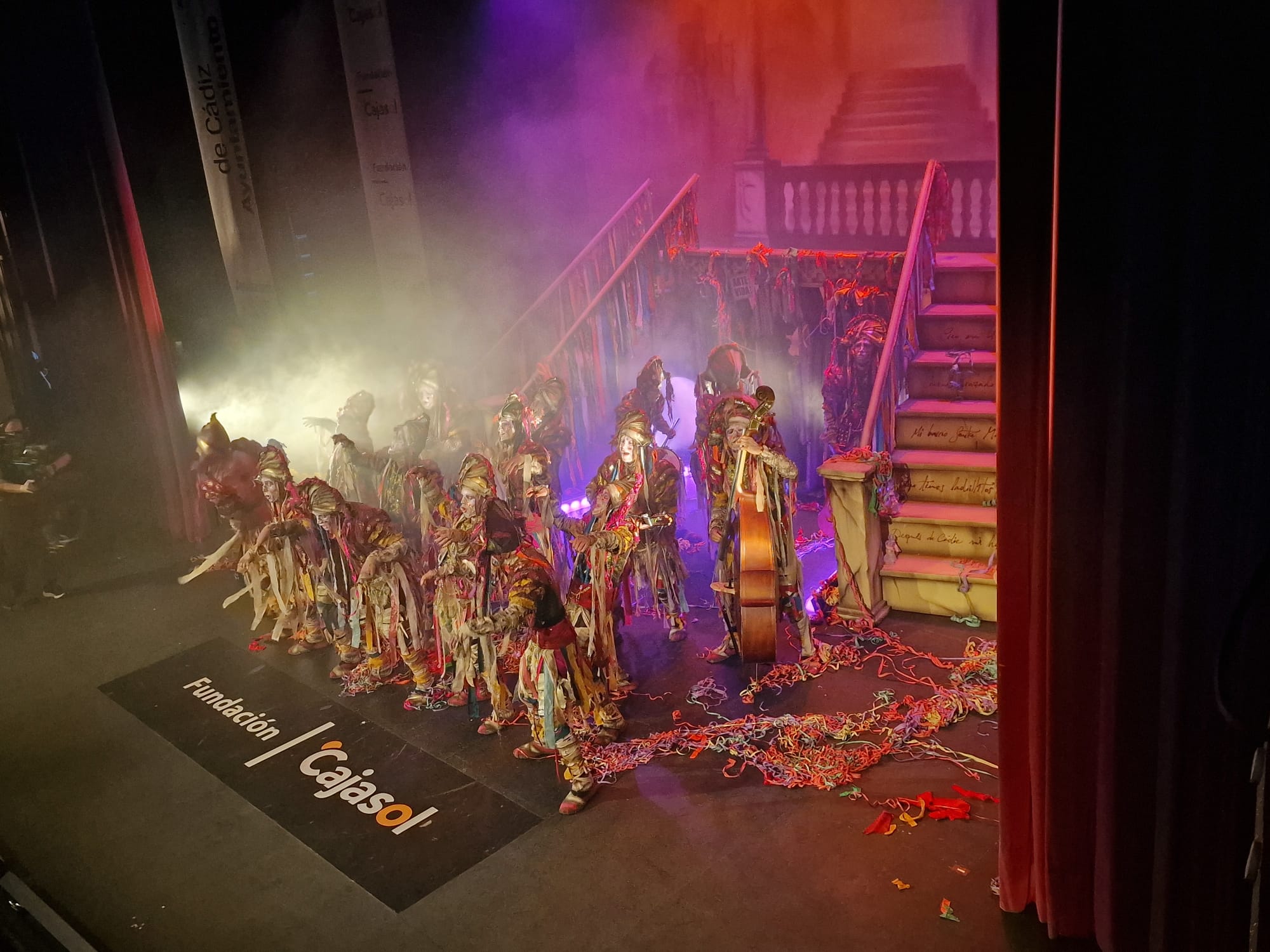 El aplaudido pasodoble de 'Los del otro barrio' reivindicando respeto al Carnaval de Cádiz El aplaudido pasodoble de 'Los del otro barrio' reivindicando respeto al Carnaval de Cádiz