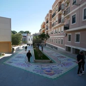 Pintura que recrea una alfombra que se ha realizado en la calle Les Estores de Crevillent. Pintura que recrea una alfombra que se ha realizado en la calle Les Estores de Crevillent.