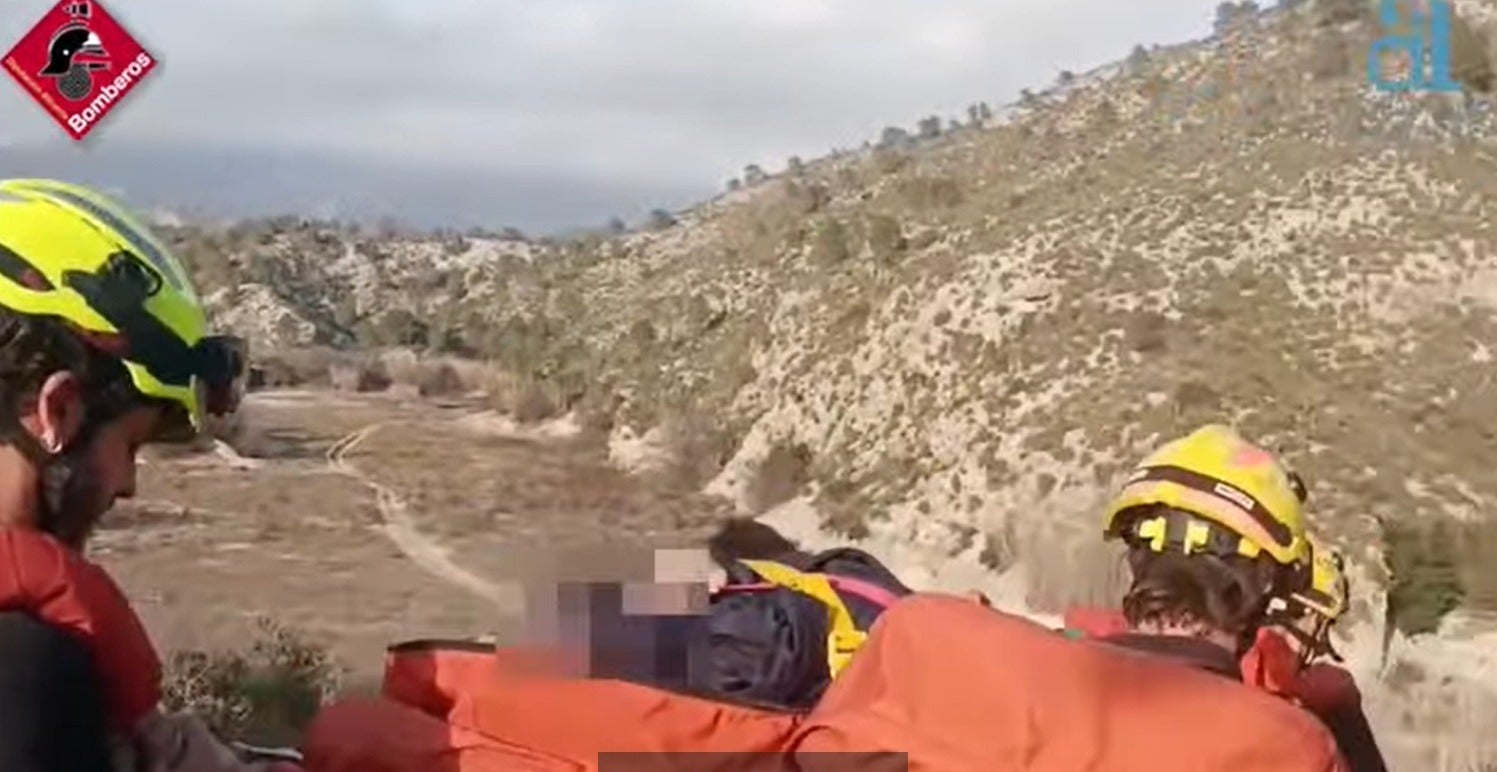 Jornada intensa para los bomberos de Benidorm: Dos rescates en montaña, e intervenciones en incendio y ambulatorio Jornada intensa para los bomberos de Benidorm: Dos rescates en montaña, e intervenciones en incendio y ambulatorio