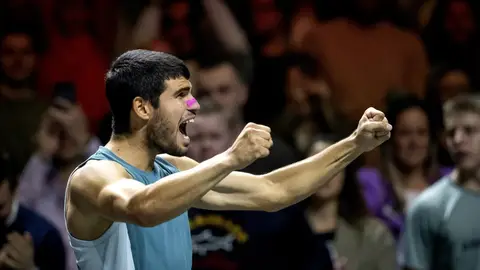Alcaraz logra en Rotterdam su primer título bajo techo Alcaraz logra en Rotterdam su primer título bajo techo