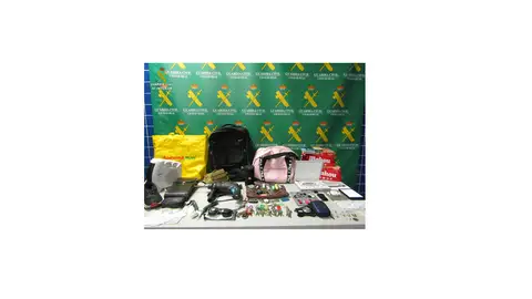 Artículos y material incautados por la Guardia Civil Artículos y material incautados por la Guardia Civil
