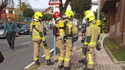 Fin de semana con 3 incendios en viviendas dejaban 2 fallecidos en Castilblanco, 13 evacuados en Jaraíz y 7 en Jerez de los Caballeros Fin de semana con 3 incendios en viviendas dejaban 2 fallecidos en Castilblanco, 13 evacuados en Jaraíz y 7 en Jerez de los Caballeros