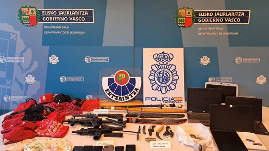 Desarticulado un grupo violento juvenil de los Blood en Gipuzkoa y Madrid Desarticulado un grupo violento juvenil de los Blood en Gipuzkoa y Madrid