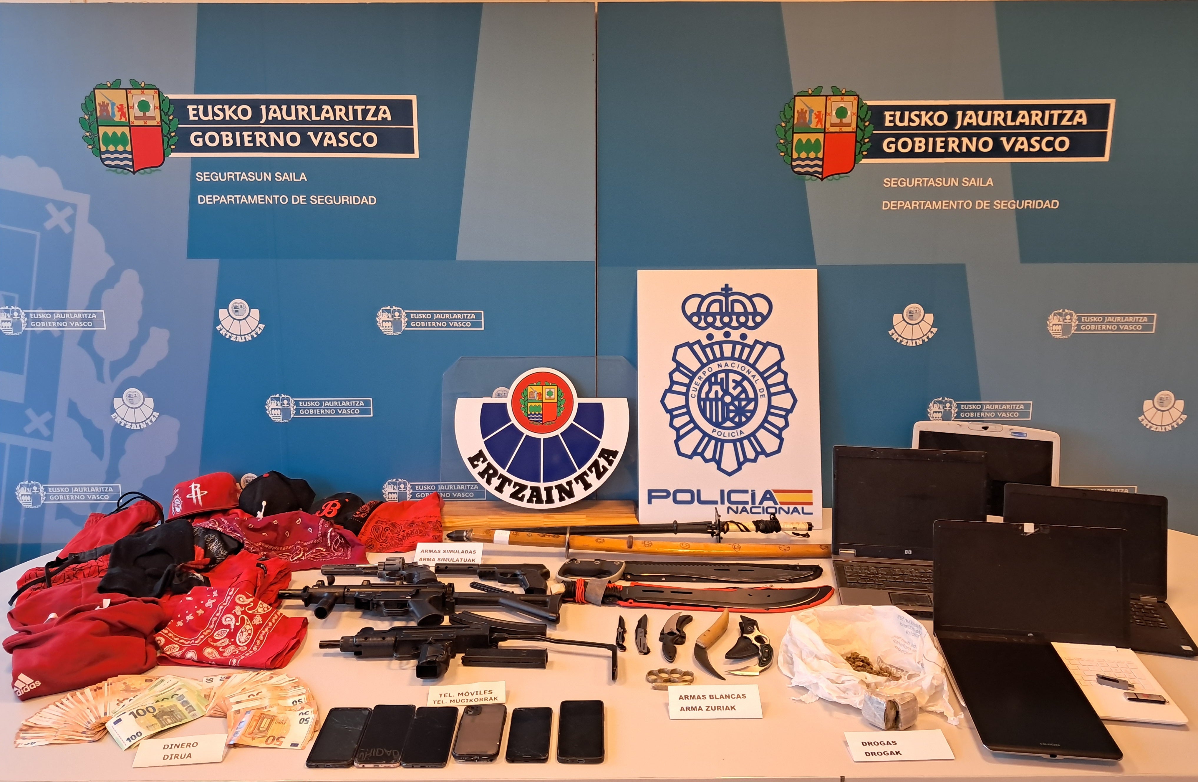 Desarticulado un grupo violento juvenil de los Blood en Gipuzkoa y Madrid Desarticulado un grupo violento juvenil de los Blood en Gipuzkoa y Madrid