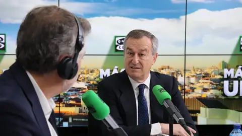 El Consejero Delegado de Banco Sabadell, César González-Bueno, durante su entrevista con Carlos Alsina en 'Más de uno' El Consejero Delegado de Banco Sabadell, César González-Bueno, durante su entrevista con Carlos Alsina en 'Más de uno'