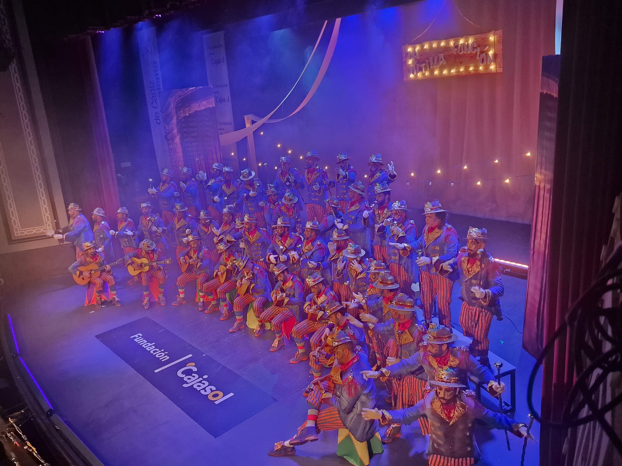 Escucha al coro 'La última función' en las preliminares del COAC 2025 Escucha al coro 'La última función' en las preliminares del COAC 2025