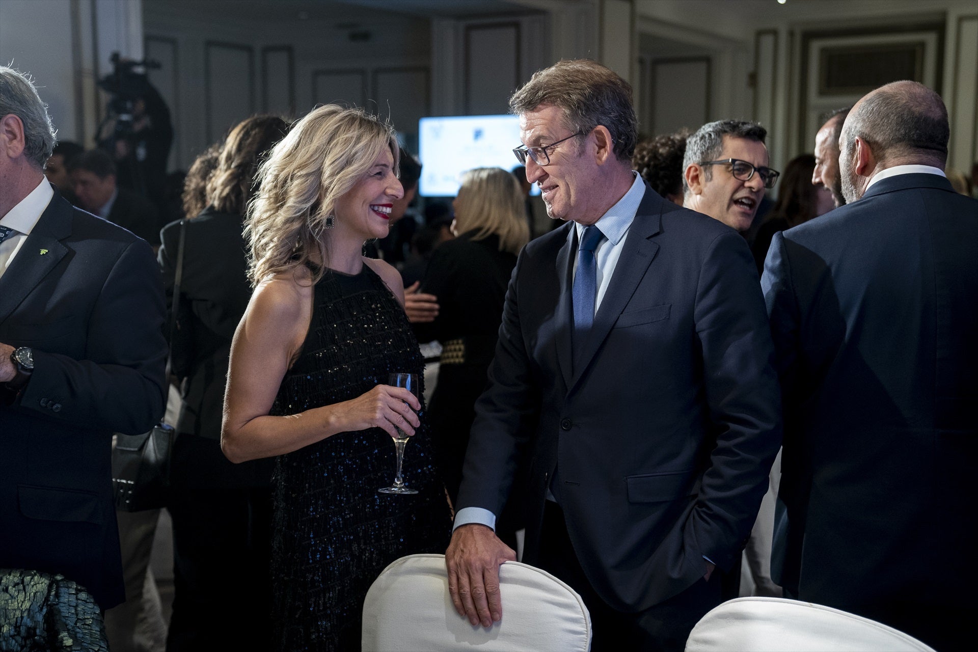 Sumar, Podemos y PP claman contra el IRPF del salario mínimo: "Suben el SMI y de repente 'you have been PSOED'" Sumar, Podemos y PP claman contra el IRPF del salario mínimo: "Suben el SMI y de repente 'you have been PSOED'"